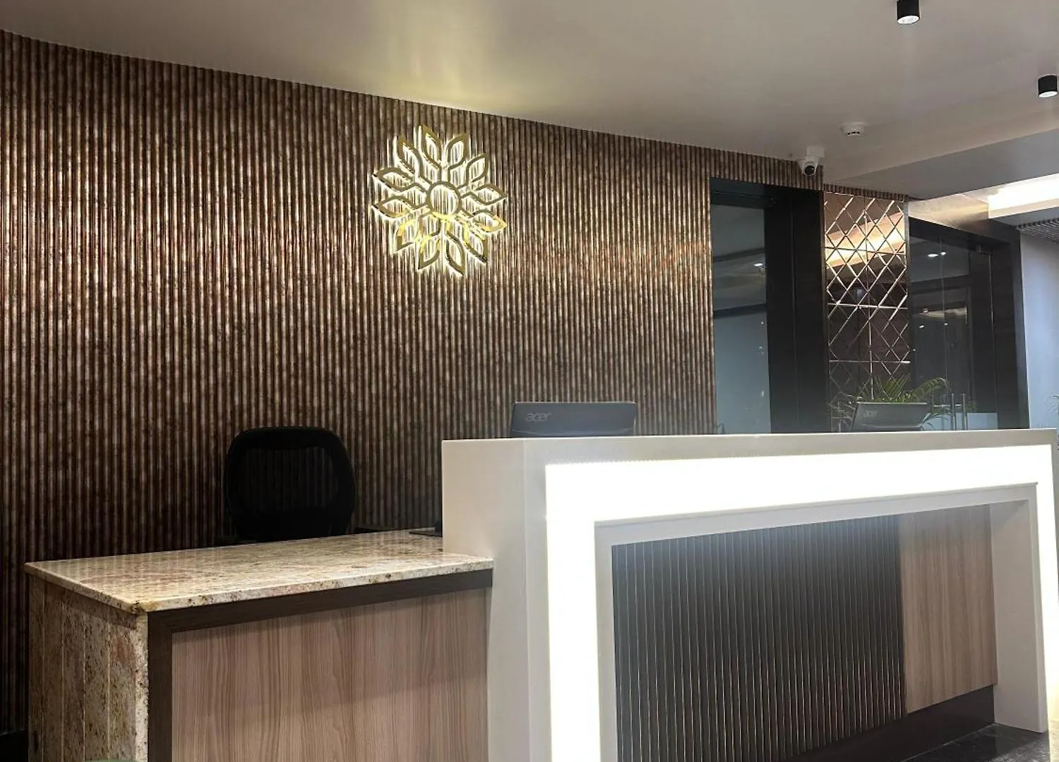 Hotel Sainik Grand バラナシ 3*,