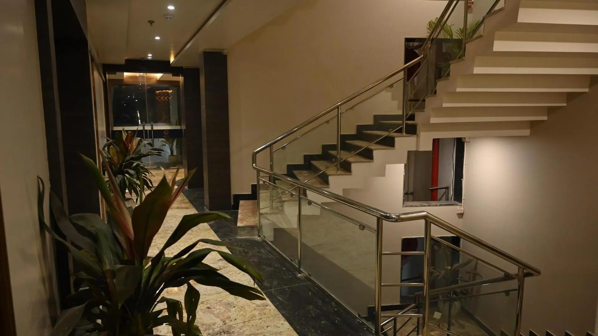 Hotel Sainik Grand バラナシ