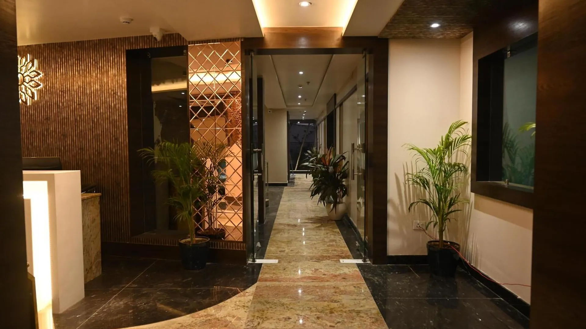 Hotel Sainik Grand バラナシ