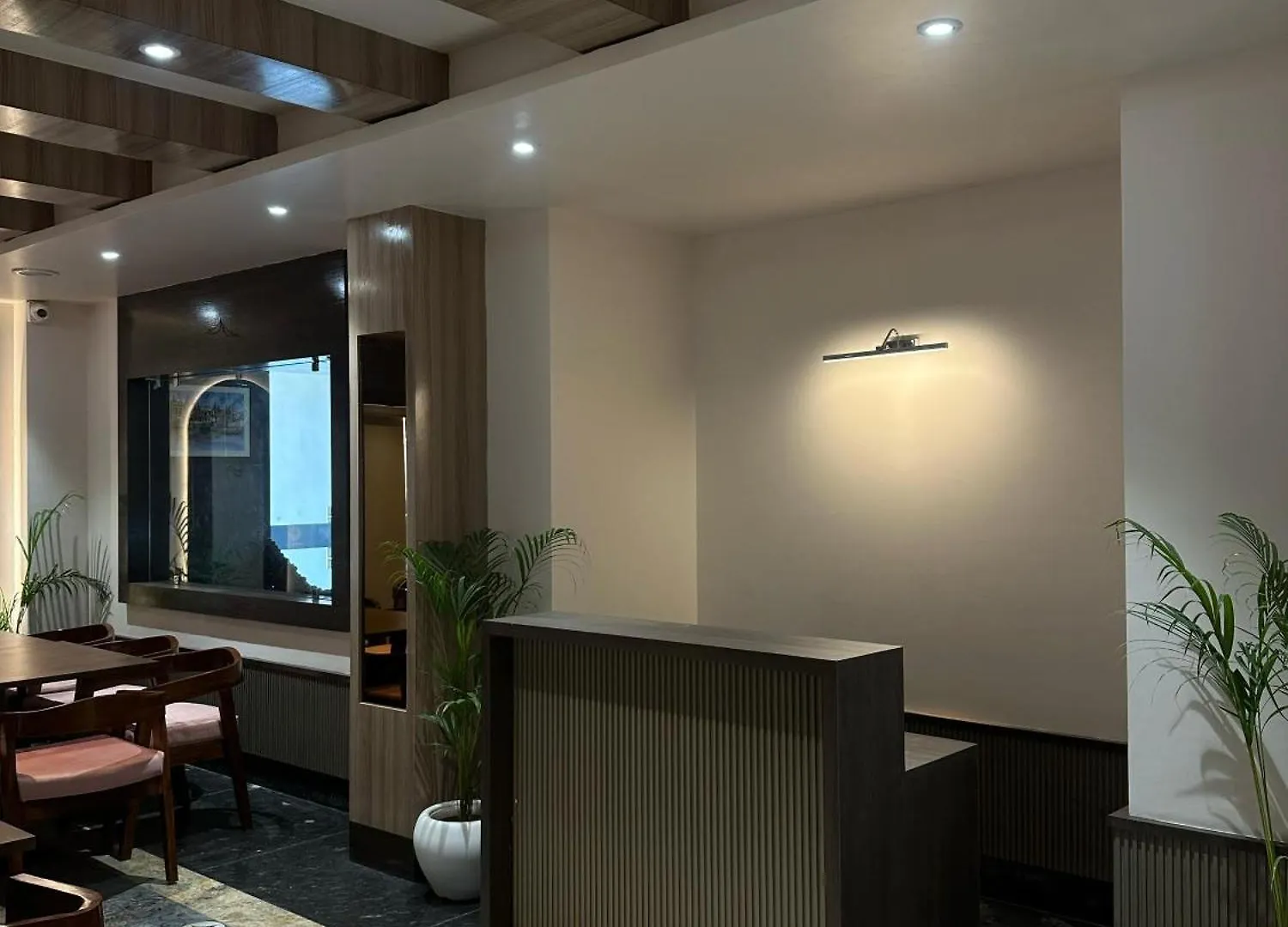 Hotel Sainik Grand バラナシ 3*,